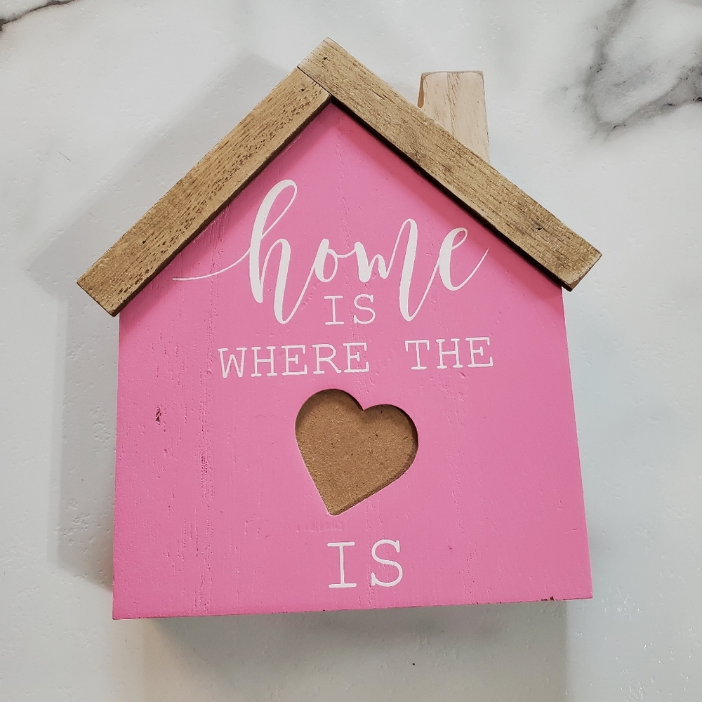 Valentine's Day Wreath & Home is Where the Heart Is figure - Picture 11 of 16